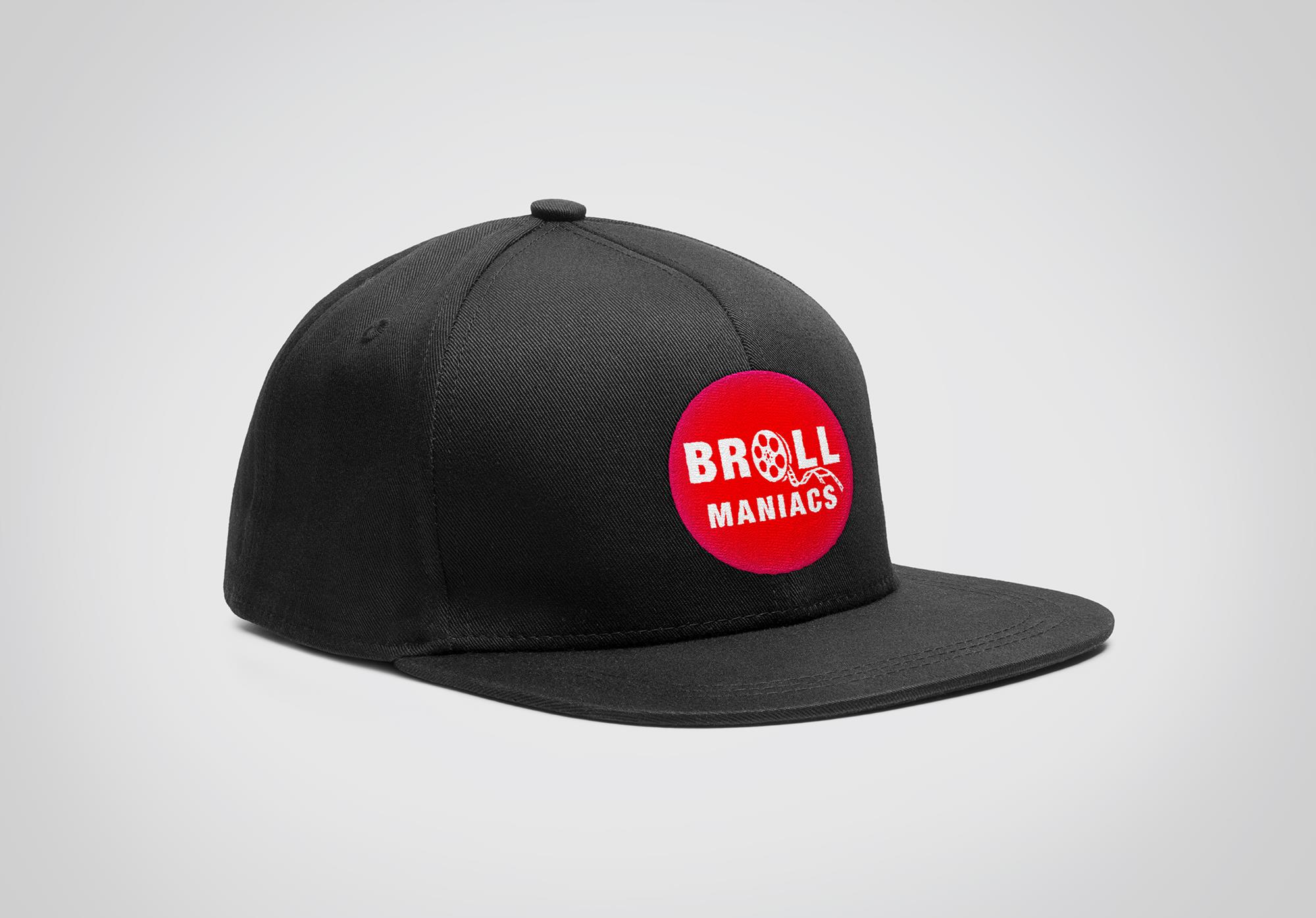 B-Roll Maniac’s Logo auf Snapback Cap